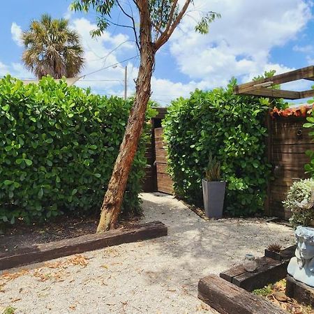 Private Aparment Studio In The Hard Of Miami Unit # 6 Opa-locka Exterior foto