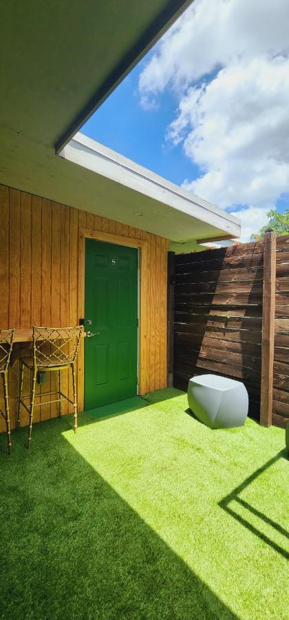 Private Aparment Studio In The Hard Of Miami Unit # 6 Opa-locka Exterior foto